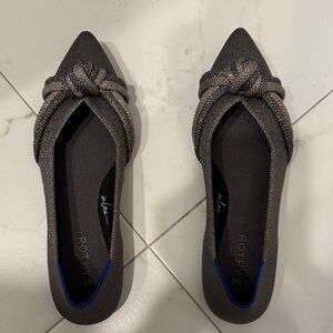 Rothy's The knot point II Black and Gray Metallic Knotted Flats size 8.5